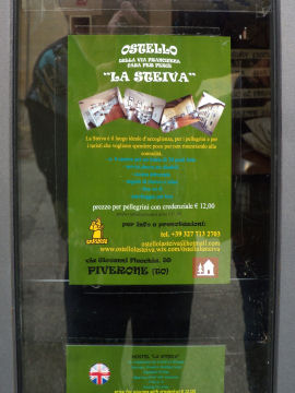 Cartello all’Ostello La Steiva a Piverone su Via G. Flecchia (49587 bytes)